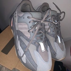 Adidas yeezy 700 sneakers
